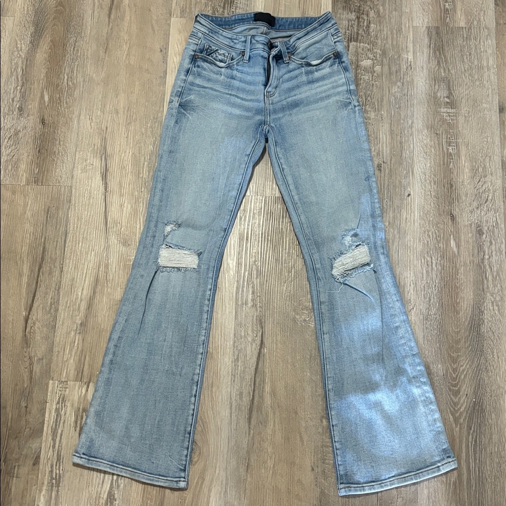 Buckle jeans